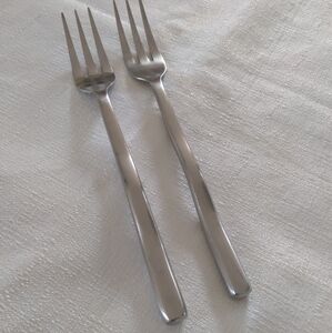 Hampton HSV12 Wavy Handle Satin Stainless Flatware 2 Dinner Forks